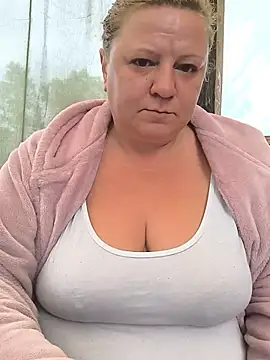 Snapshot of jusichka chatting on 05/31/26, 03:19 jusichka online show from 05/31/26, 03:19
