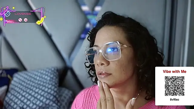 paula daniela1 online show from 11/21/25, 12:54