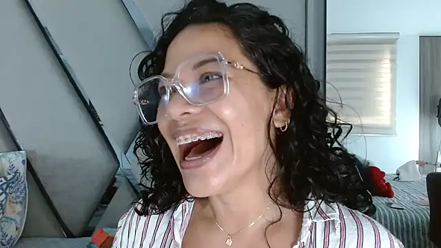 paula daniela1 online show from 01/12/26, 07:19