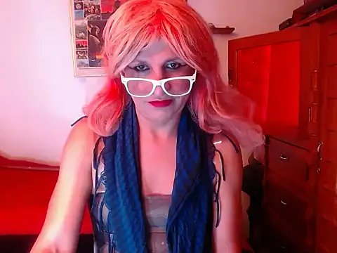 Snapshot of LorenJade chatting on 10/14/25, 07:42 LorenJade online show from 10/14/25, 07:42