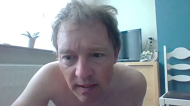 Snapshot of bertolini chatting on 05/02/26, 07:02 bertolini online show from 05/02/26, 07:02