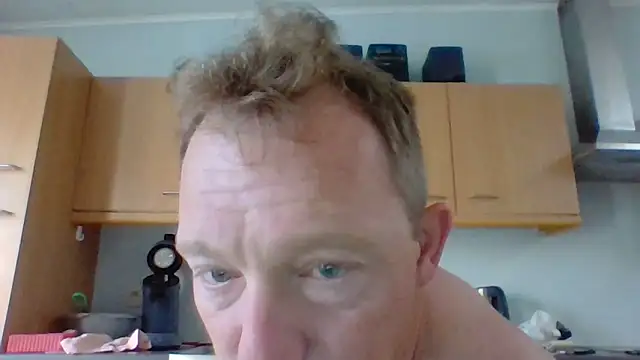 Snapshot of bertolini chatting on 05/24/26, 04:50 bertolini online show from 05/24/26, 04:50