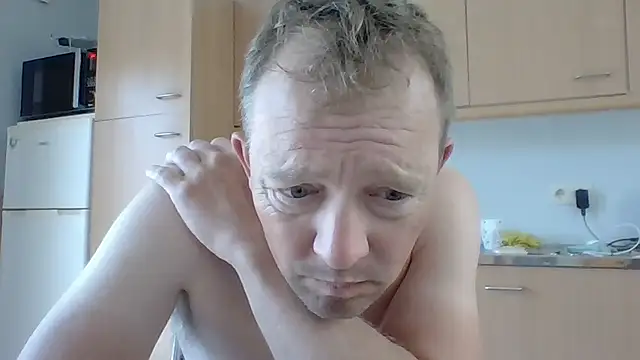 Snapshot of bertolini chatting on 05/26/26, 03:19 bertolini online show from 05/26/26, 03:19