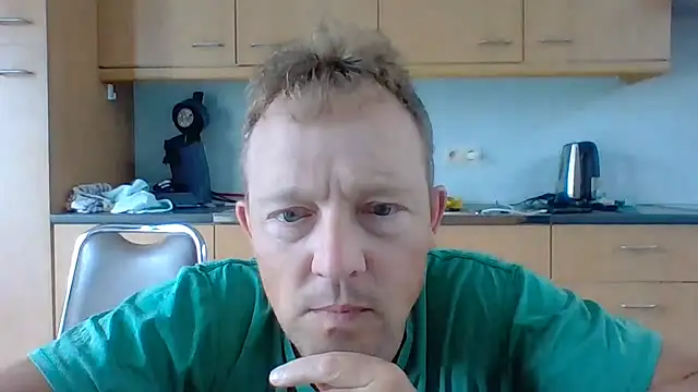 Snapshot of bertolini chatting on 06/03/26, 07:22 bertolini online show from 06/03/26, 07:22