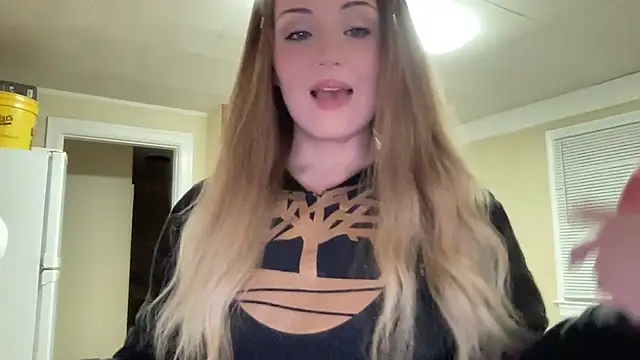 Snapshot of sexylilly69 chatting on 02/07/25, 02:08 sexylilly69 online show from 02/07/25, 02:08