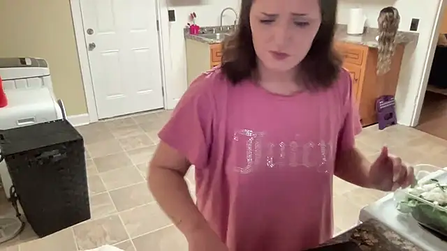 Snapshot of sexylilly69 chatting on 02/08/25, 03:30 sexylilly69 online show from 02/08/25, 03:30