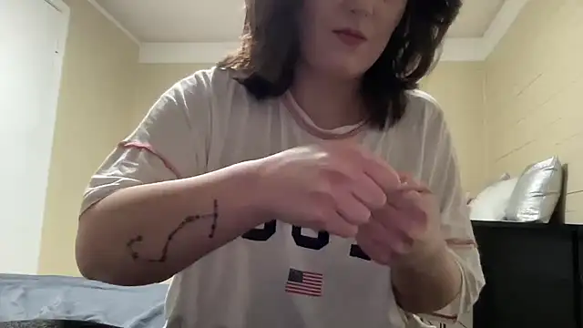 Snapshot of sexylilly69 chatting on 02/11/25, 01:52 sexylilly69 online show from 02/11/25, 01:52