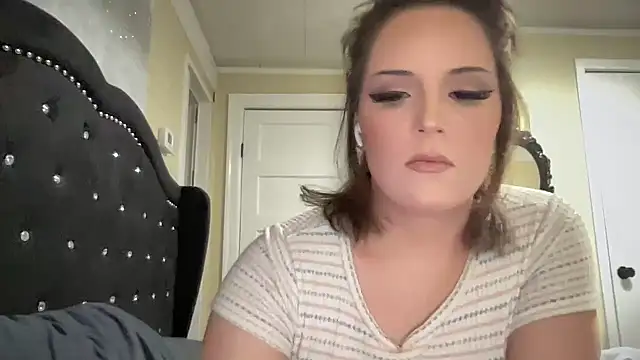 Snapshot of sexylilly69 chatting on 02/27/25, 01:05 sexylilly69 online show from 02/27/25, 01:05