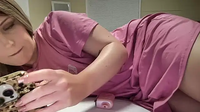 Snapshot of sexylilly69 chatting on 03/01/25, 04:15 sexylilly69 online show from 03/01/25, 04:15