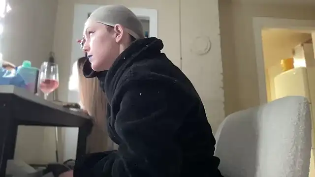 Snapshot of sexylilly69 chatting on 03/15/25, 11:17 sexylilly69 online show from 03/15/25, 11:17