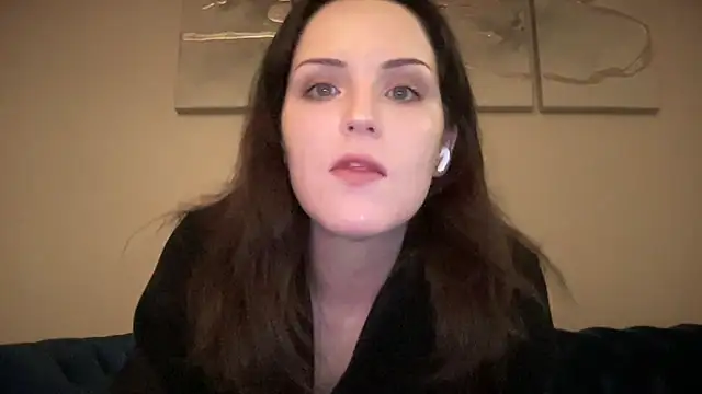 Snapshot of sexylilly69 chatting on 09/10/25, 01:05 sexylilly69 online show from 09/10/25, 01:05