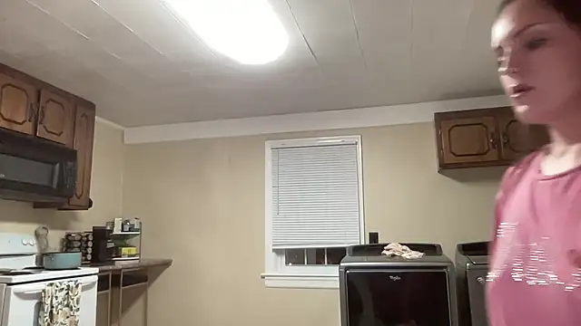 Snapshot of sexylilly69 chatting on 09/13/25, 12:54 sexylilly69 online show from 09/13/25, 12:54