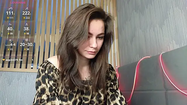 Snapshot of girl_with_snaketatto0 chatting on 02/12/25, 04:12 girl with snaketatto0 online show from 02/12/25, 04:12