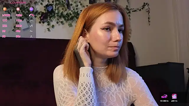 Snapshot of girl_with_snaketatto0 chatting on 09/16/25, 04:35 girl with snaketatto0 online show from 09/16/25, 04:35