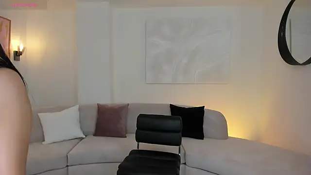 GigiLee  online show from 12/27/24, 11:31