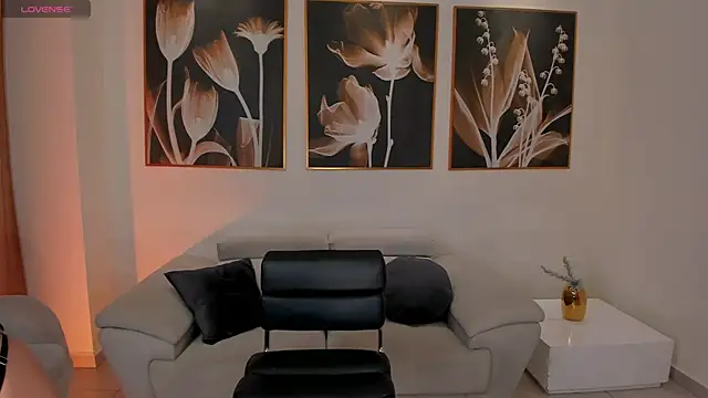 GigiLee  online show from 12/31/24, 11:53