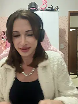 Snapshot of Irresistible24 chatting on 07/05/26, 10:39 Irresistible24 online show from 07/05/26, 10:39