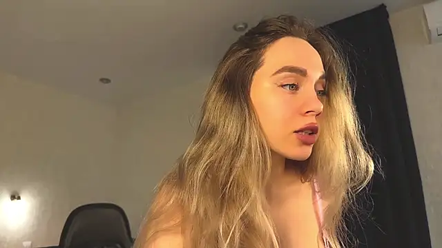 Snapshot of hotexclusive_ chatting on 02/28/25, 04:10 hotexclusive  online show from 02/28/25, 04:10