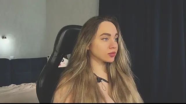 Snapshot of hotexclusive_ chatting on 03/07/25, 08:13 hotexclusive  online show from 03/07/25, 08:13