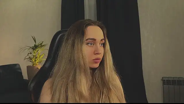 Snapshot of hotexclusive_ chatting on 03/22/25, 11:20 hotexclusive  online show from 03/22/25, 11:20