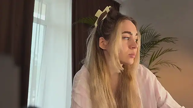 hotexclusive  online show from 04/13/26, 06:41