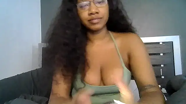 Snapshot of goddessdaisysky chatting on 06/04/26, 04:46 goddessdaisysky online show from 06/04/26, 04:46