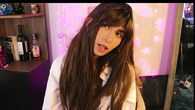 Snapshot of _lucy_white_ chatting on 12/09/24, 02:02 lucy white online show from 12/09/24, 02:02