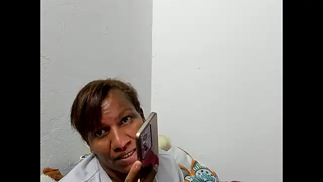 Snapshot of Laflaka22 chatting on 12/14/24, 12:44 Laflaka22 online show from 12/14/24, 12:44