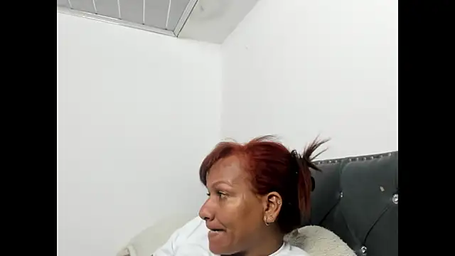 Snapshot of Laflaka22 chatting on 03/17/25, 01:03 Laflaka22 online show from 03/17/25, 01:03