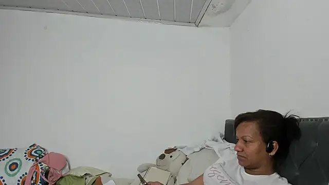 Snapshot of Laflaka22 chatting on 10/02/25, 12:17 Laflaka22 online show from 10/02/25, 12:17