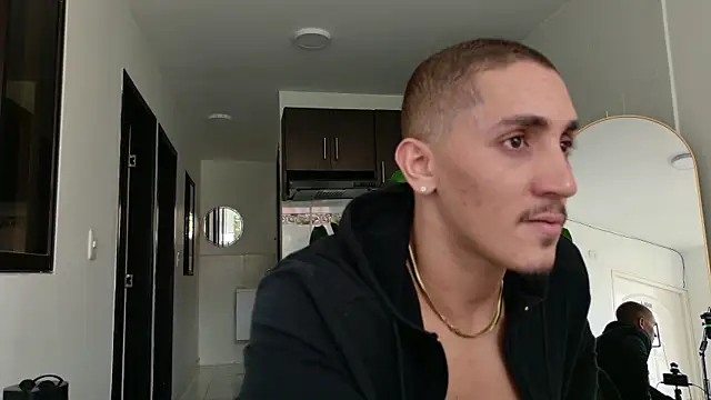 Snapshot of MikeRoss7777 chatting on 10/28/25, 03:14 MikeRoss7777 online show from 10/28/25, 03:14