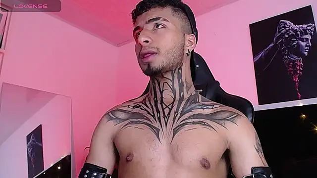 Snapshot of JuanCamiilo_66 chatting on 02/14/25, 03:22 JuanCamiilo 66 online show from 02/14/25, 03:22