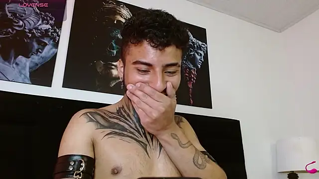 Snapshot of JuanCamiilo_66 chatting on 02/27/25, 02:10 JuanCamiilo 66 online show from 02/27/25, 02:10