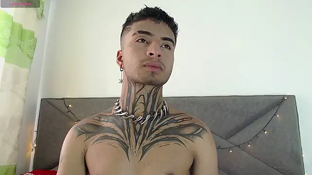 Snapshot of JuanCamiilo_66 chatting on 03/16/25, 04:45 JuanCamiilo 66 online show from 03/16/25, 04:45
