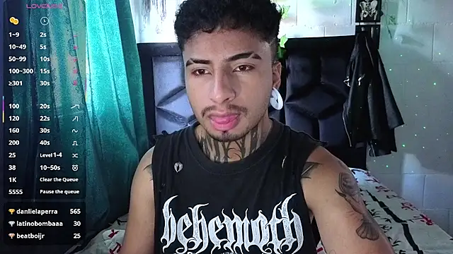 Snapshot of JuanCamiilo_66 chatting on 05/12/26, 04:04 JuanCamiilo 66 online show from 05/12/26, 04:04