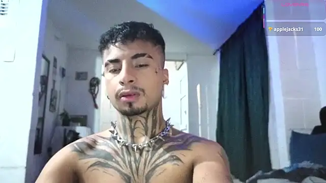 Snapshot of JuanCamiilo_66 chatting on 05/23/26, 02:06 JuanCamiilo 66 online show from 05/23/26, 02:06