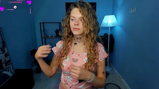 RayaNenlia online show from 10/07/25, 04:42