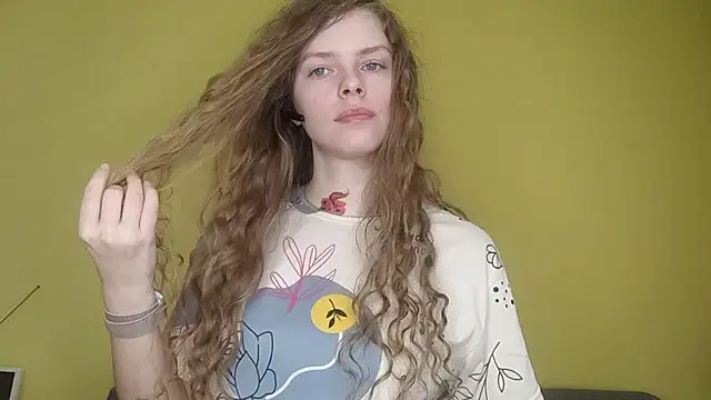 RayaNenlia online show from 02/24/26, 06:33