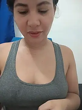 Snapshot of Yara0k chatting on 05/18/26, 07:03 Yara0k online show from 05/18/26, 07:03