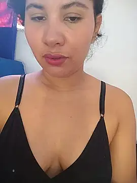 Snapshot of Yara0k chatting on 05/20/26, 11:49 Yara0k online show from 05/20/26, 11:49