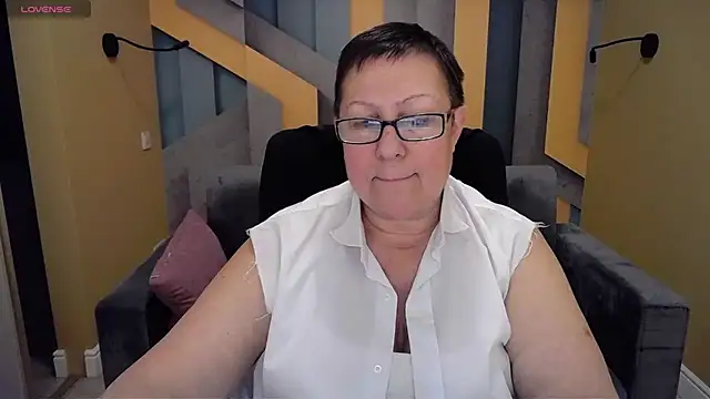 Snapshot of BarbaraTurners chatting on 12/19/24, 03:51 BarbaraTurners online show from 12/19/24, 03:51