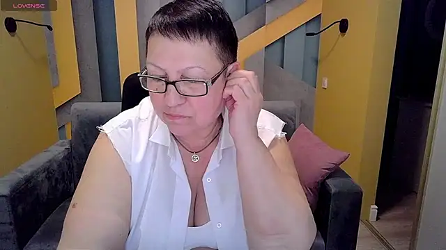 Snapshot of BarbaraTurners chatting on 03/08/25, 04:01 BarbaraTurners online show from 03/08/25, 04:01