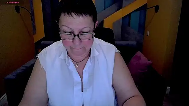 Snapshot of BarbaraTurners chatting on 03/17/25, 06:32 BarbaraTurners online show from 03/17/25, 06:32