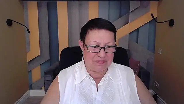 Snapshot of BarbaraTurners chatting on 10/10/25, 06:29 BarbaraTurners online show from 10/10/25, 06:29