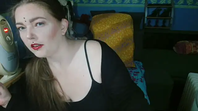 Snapshot of SherineDivine chatting on 10/06/25, 05:27 SherineDivine online show from 10/06/25, 05:27