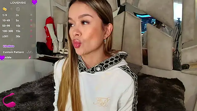 Natalyefoster online show from 11/27/25, 09:17