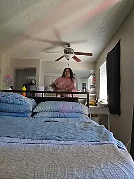 honeeyyy pot online show from 12/20/25, 08:27