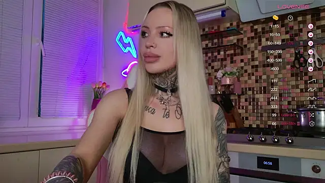 Snapshot of 2badforyou chatting on 01/11/25, 01:22 2badforyou online show from 01/11/25, 01:22