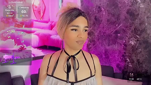 Emmaa Saenz  online show from 01/10/25, 06:09