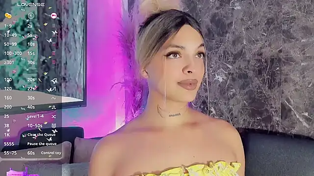 Emmaa Saenz  online show from 02/06/25, 11:15